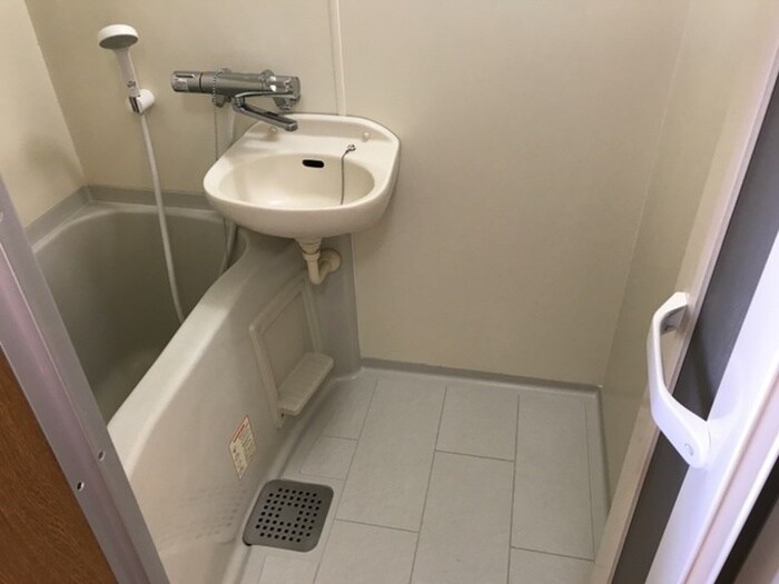 物件内観写真9　(洗面)