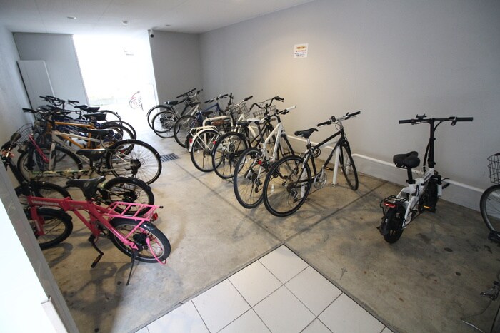 物件外観写真6　(駐輪場)