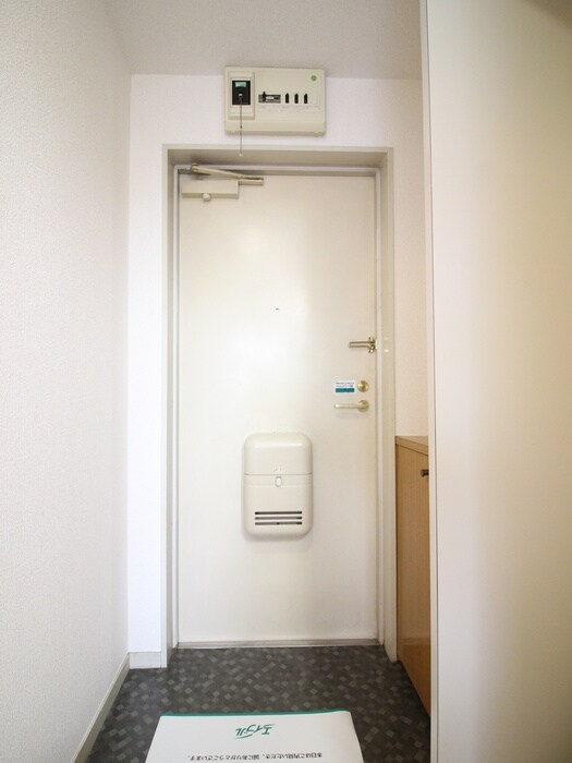 物件内観写真18　(玄関)