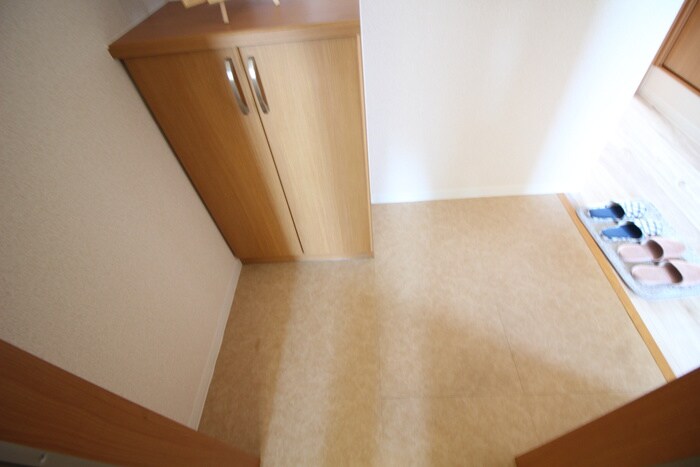 物件内観写真18　(玄関)