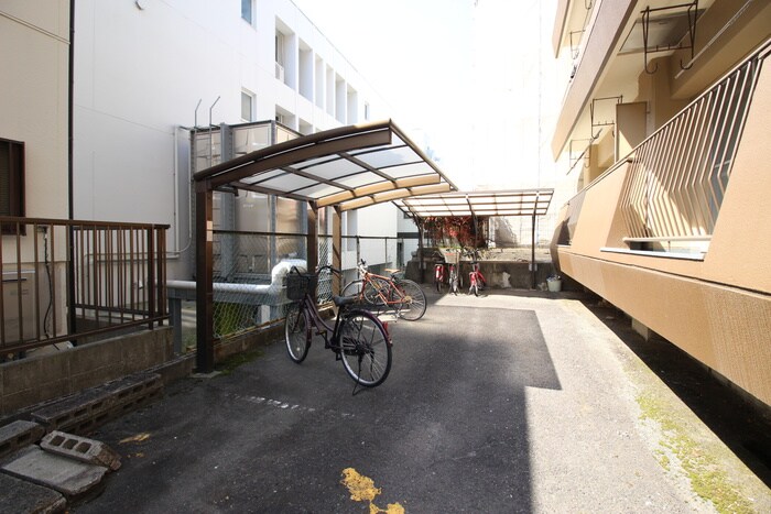 物件外観写真6　(駐輪場)
