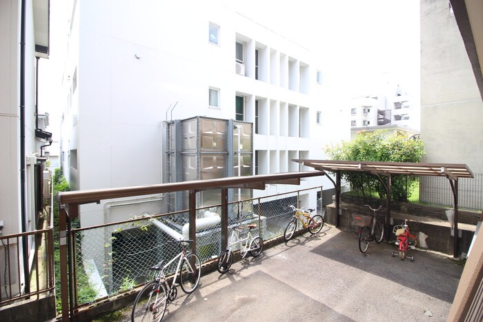 物件内観写真16　(室内からの展望)