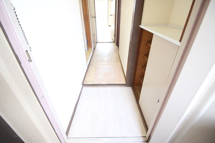 物件内観写真17　(玄関)