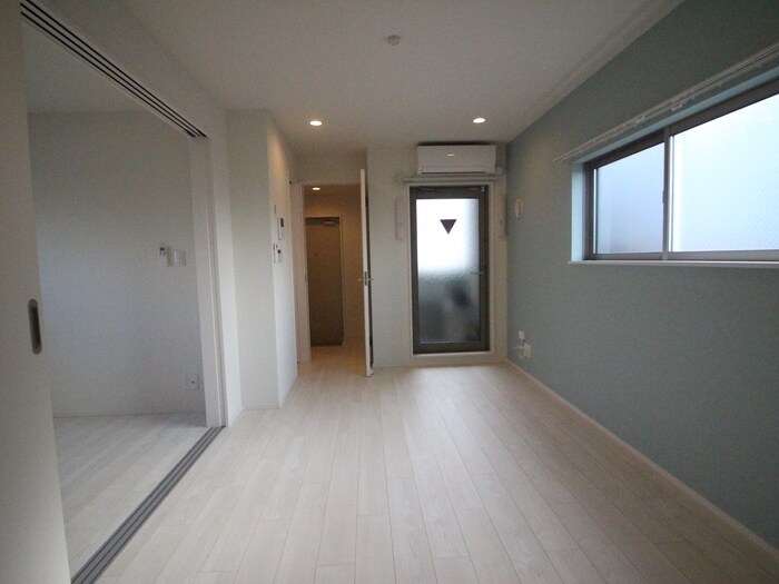 物件内観写真2　(居室)