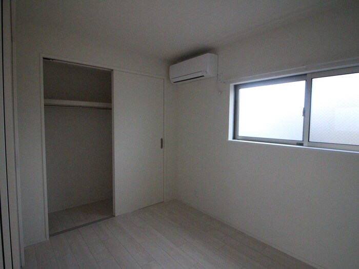 物件内観写真4　(居室)