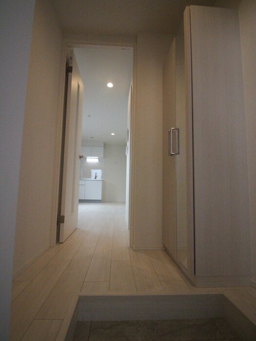 物件内観写真10　(玄関)