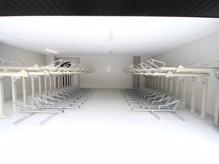 物件外観写真4　(駐輪場)