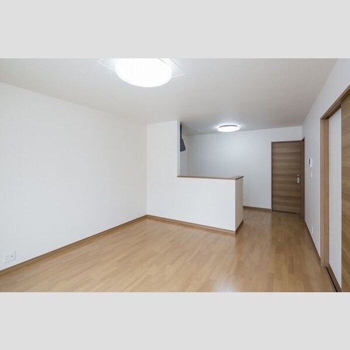 物件内観写真1　(居室)