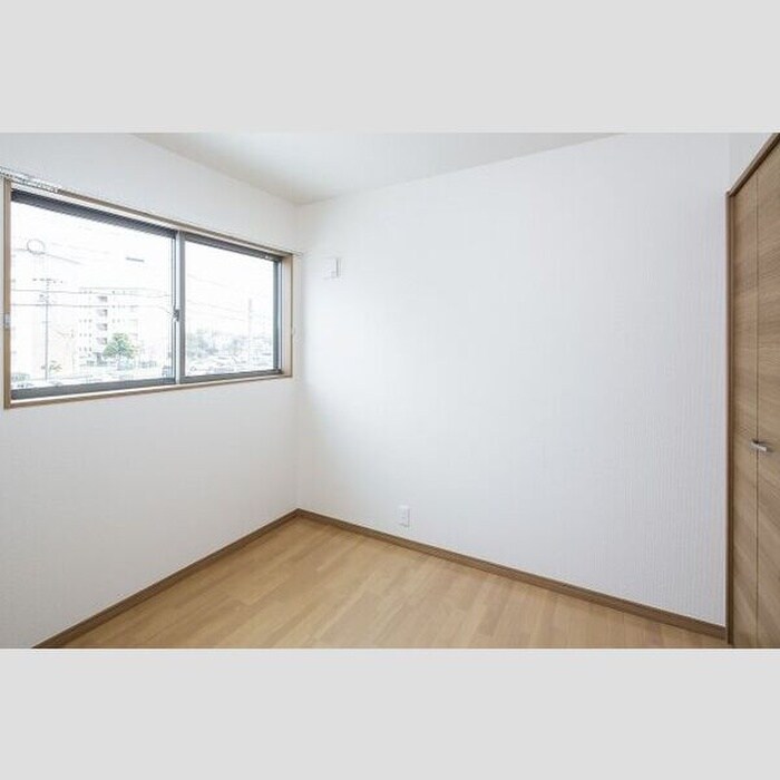 物件内観写真3　(居室)