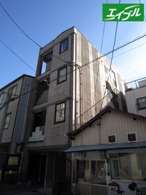 アウローラブルグの外観写真