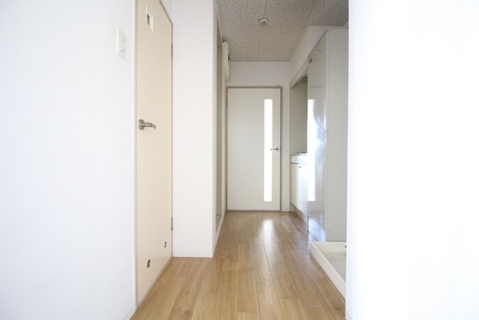物件内観写真16　(廊下)