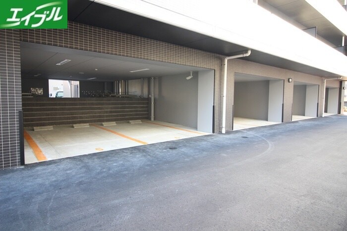 物件外観写真6　(駐車場)