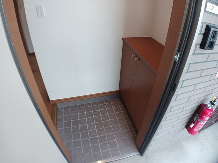 物件内観写真10　(玄関)