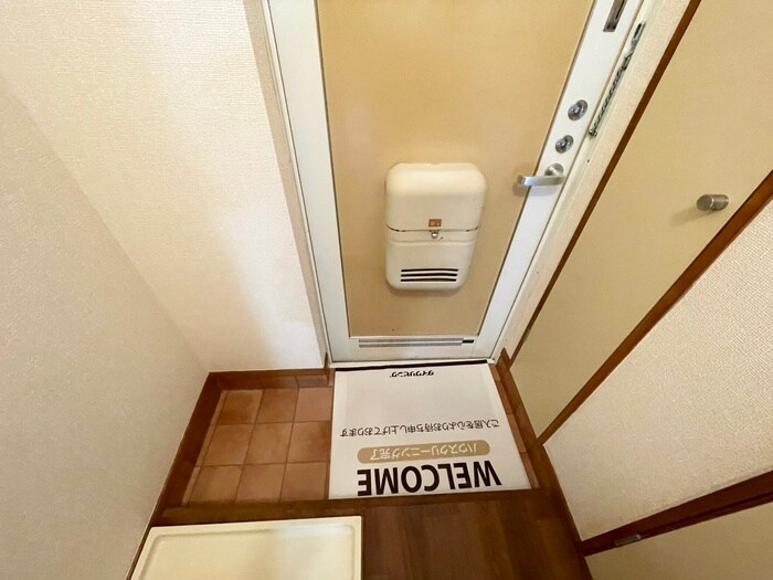 物件内観写真16　(玄関)