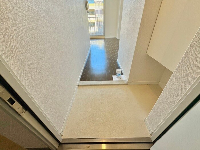 物件内観写真17　(玄関)