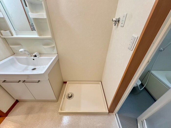 物件内観写真13　(洗濯機置場)