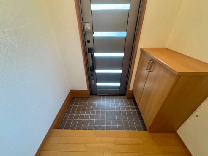 物件内観写真15　(玄関)