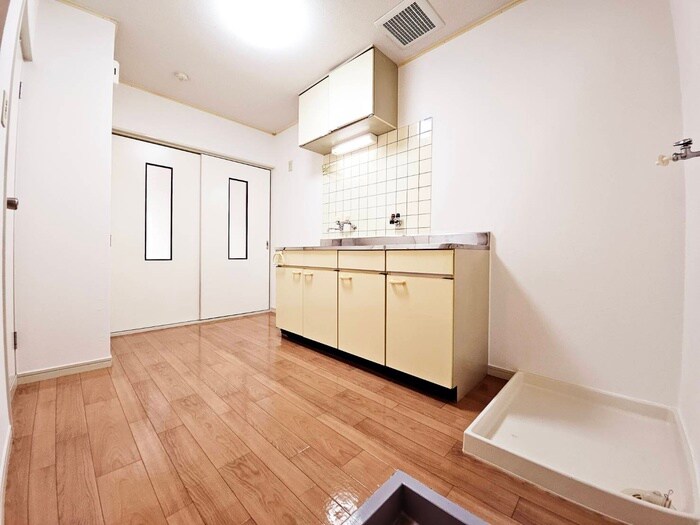 物件内観写真14　(廊下)