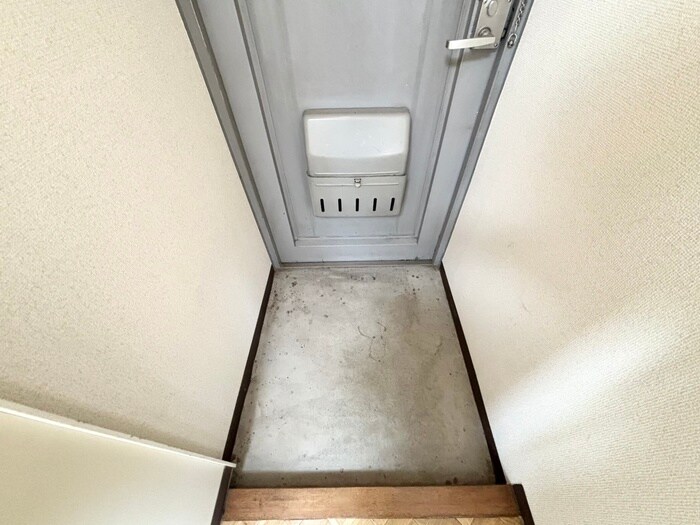 物件内観写真16　(玄関)