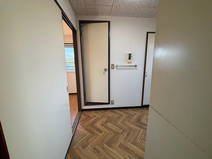 物件内観写真17　(廊下)
