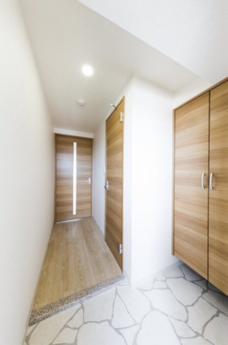 物件内観写真5　(玄関)