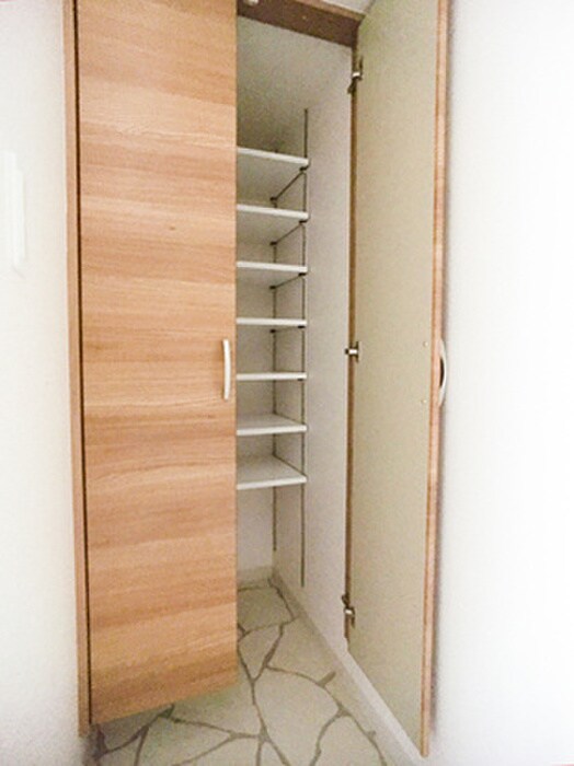 物件内観写真6　(靴箱)