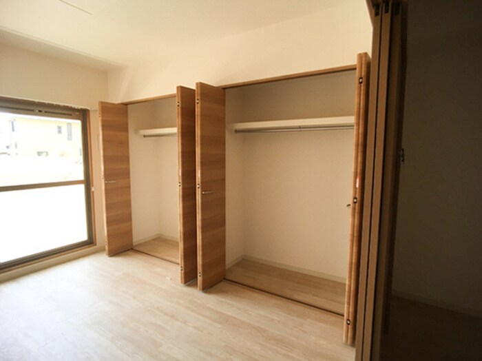 物件内観写真13　(収納)