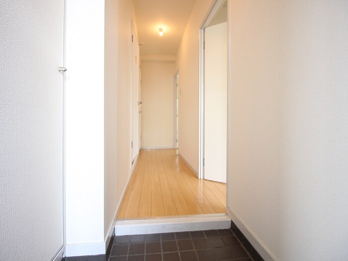 物件内観写真15　(玄関)