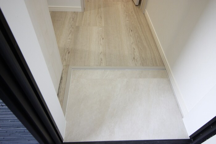 物件内観写真15　(玄関)