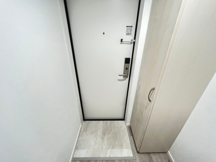 物件内観写真16　(玄関)