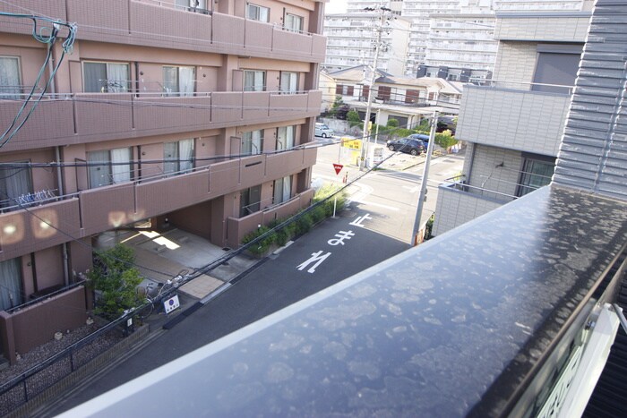 物件内観写真18　(室内からの展望)