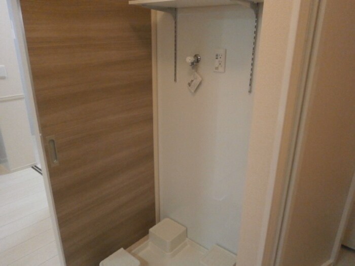 物件内観写真11　(洗濯機置場)