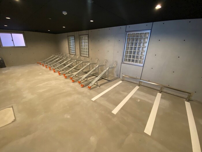 物件外観写真4　(駐輪場)