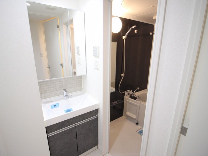 物件内観写真10　(洗面)