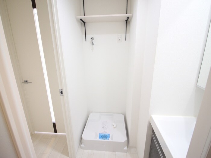 物件内観写真11　(洗濯機置場)