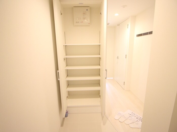 物件内観写真15　(靴箱)