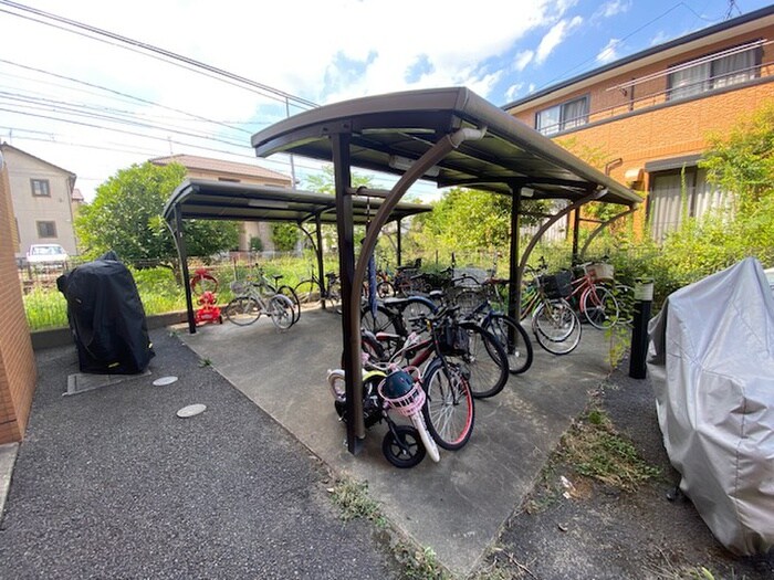 物件外観写真5　(駐輪場)