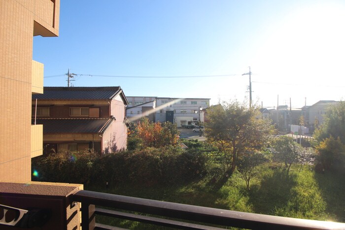 物件内観写真22　(室内からの展望)