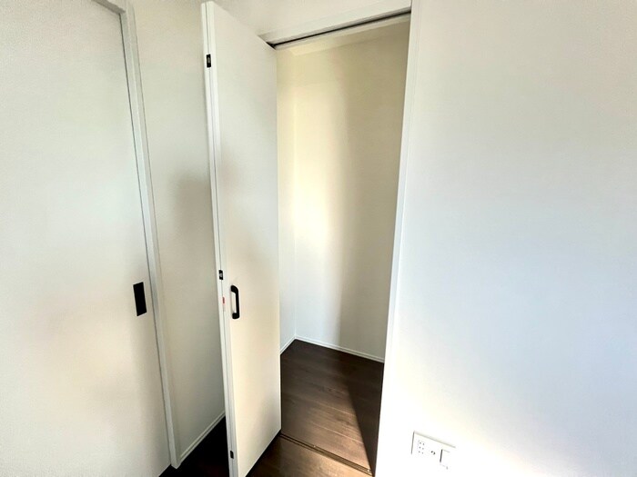 物件内観写真10　(収納)