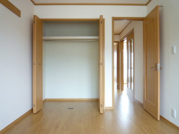 物件内観写真12　(収納)