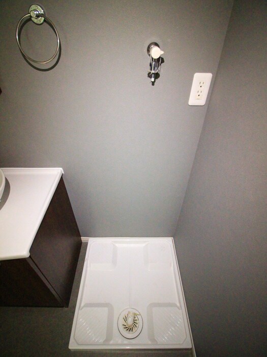 物件内観写真18　(洗濯機置場)