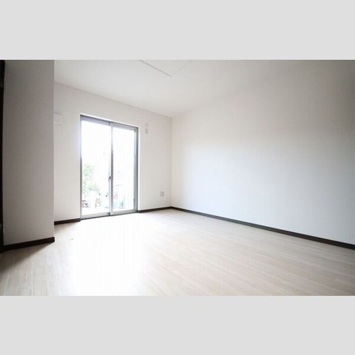 物件内観写真2　(居室)