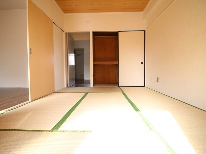 物件内観写真9　(居室)