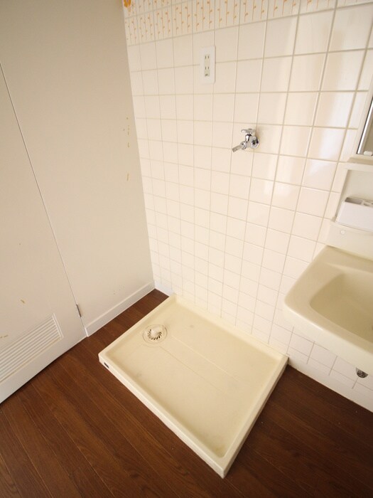 物件内観写真13　(洗濯機置場)