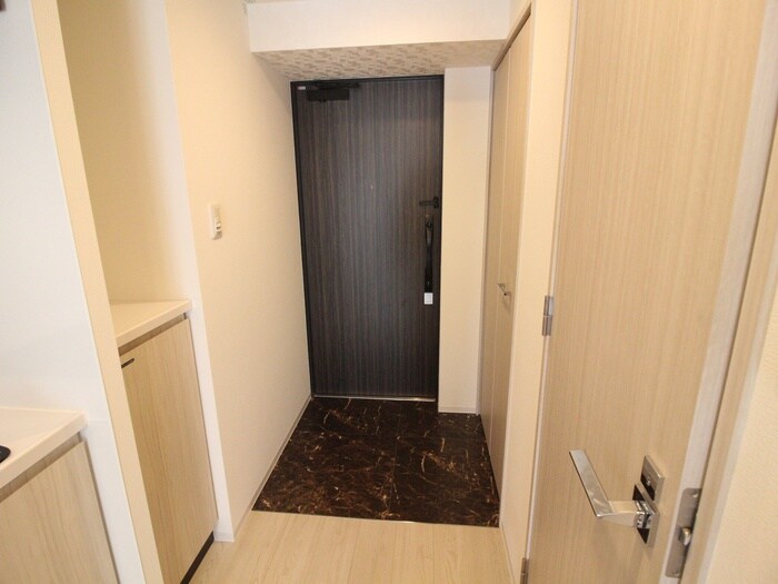 物件内観写真14　(玄関)