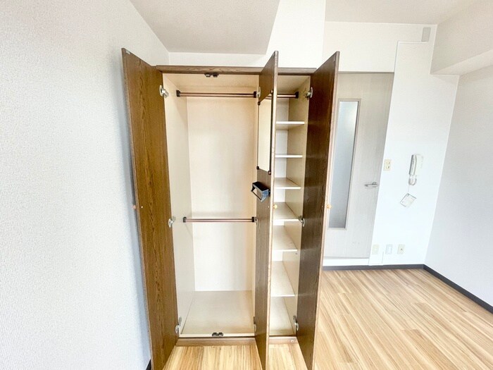 物件内観写真12　(収納)