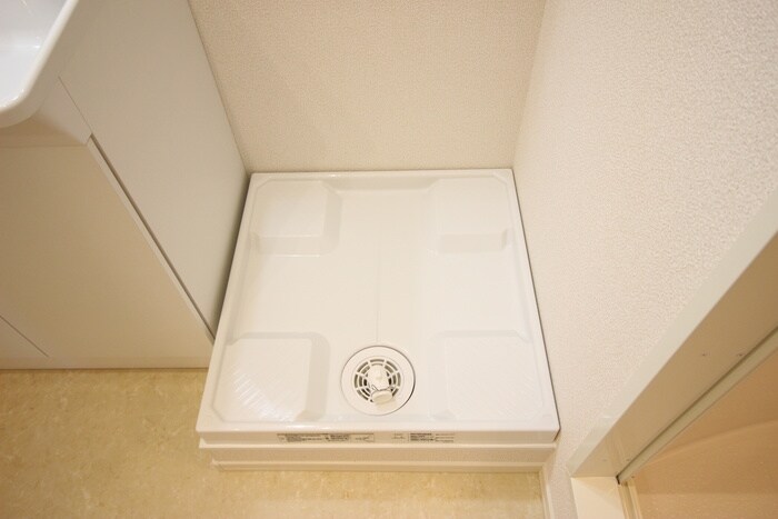 物件内観写真11　(洗濯機置場)