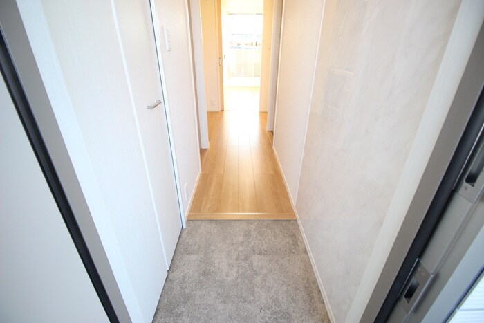 物件内観写真17　(玄関)