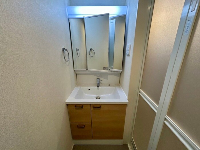 物件内観写真11　(洗面)