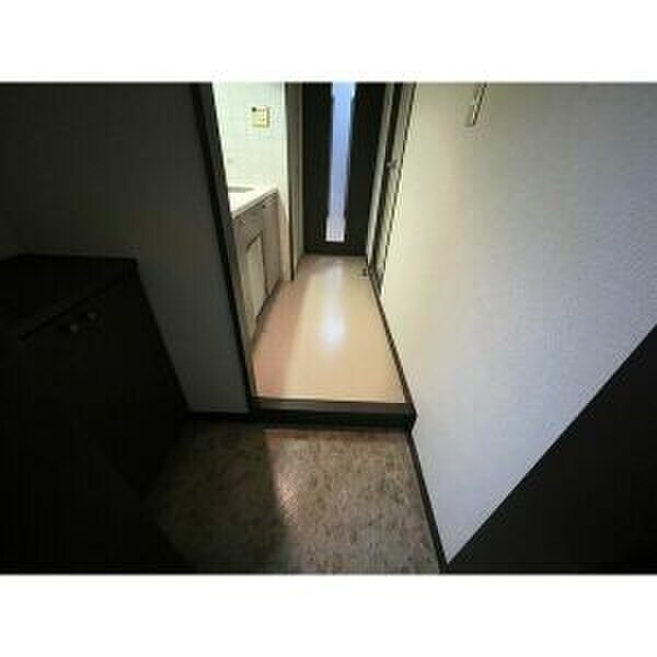 物件内観写真16　(玄関)